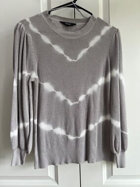 Vera Wang Light Gray Ribbed Puff-Sleeve Crewneck Sweater